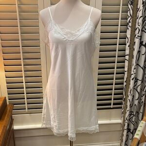 Elegant White Lace Trim Chemise